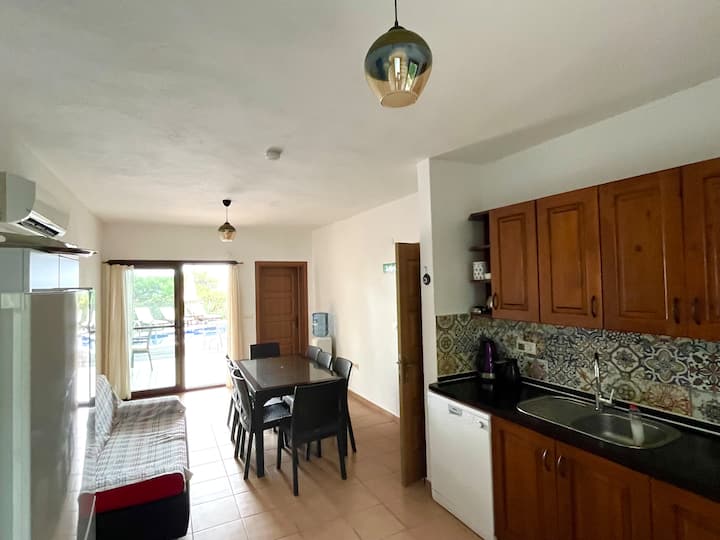 غرفة المعيشة 1