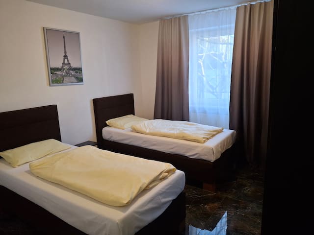 4* Apartment near BMW gallery image 5