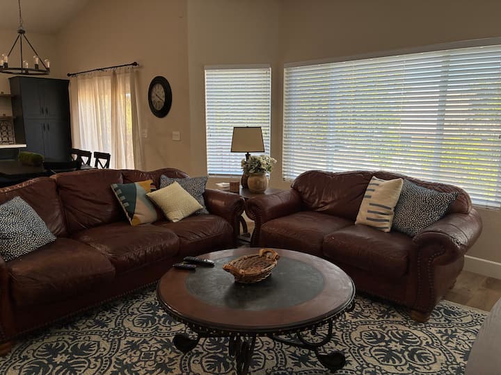 Newly Remodeled: The Whitten House - Chandler, AZ