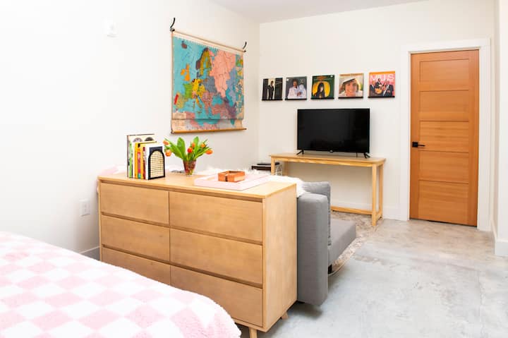 Walkable Surf Studio With Free Parking - Newport, RI