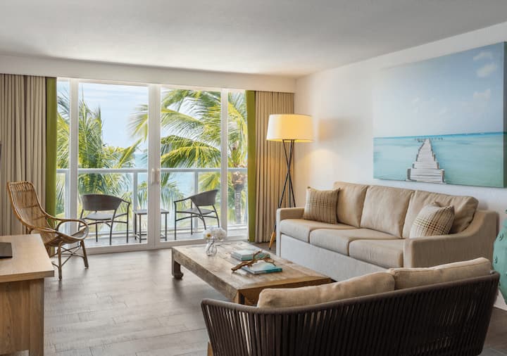 Fun And Exciting 1br! Outdoor Swimming Pool - Islamorada, FL