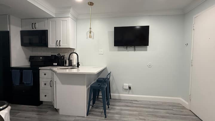 Wildwood Beach Condo 1.5 Block From Beach! - North Wildwood, NJ