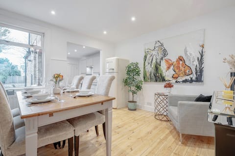 Egham/Staines - Refurbished Victorian Large Garden