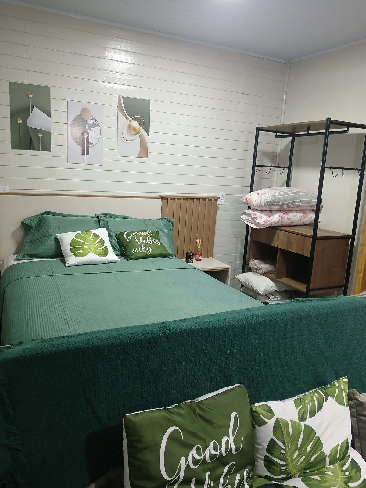 kitanda cha sanduku chenye starehe sana 