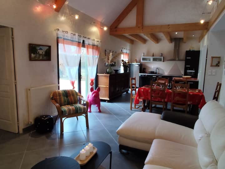 Jolie Maison Au Cœur Du Village - Cantal