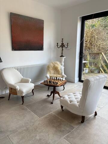 Charming 4-Bedroom Detached Home gallery image 4