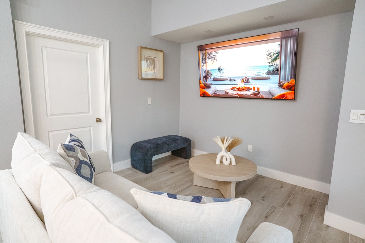 Top Airbnb: Largo Palms Duplex-2BR/2BA + Heated POOL Unit B in Largo