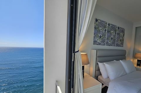 Seaside Luxury Retreat • AC & Sunset Views