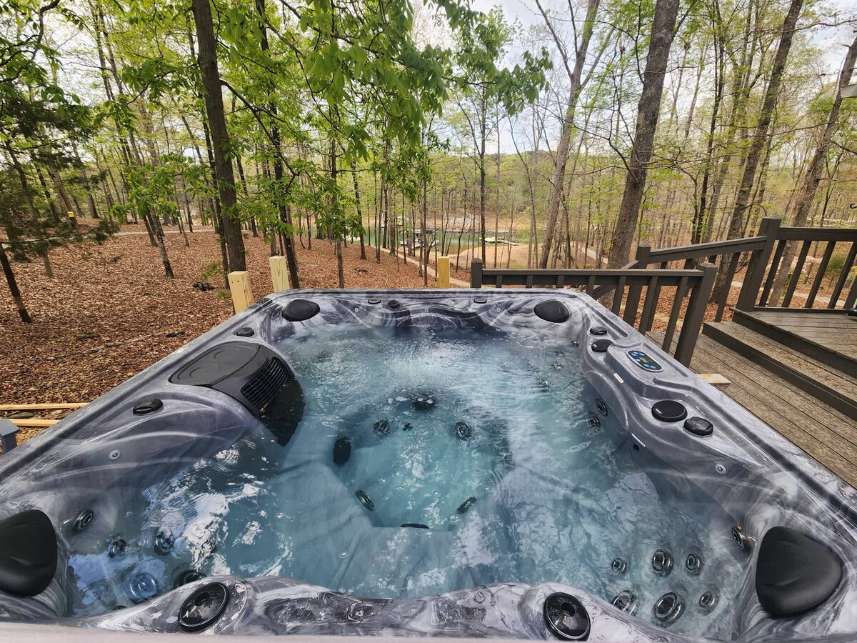 Paradise Point Lake House w/ Hot Tub & Dock! - Houses for Rent in