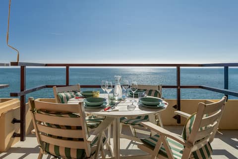 Beachfront with parking!