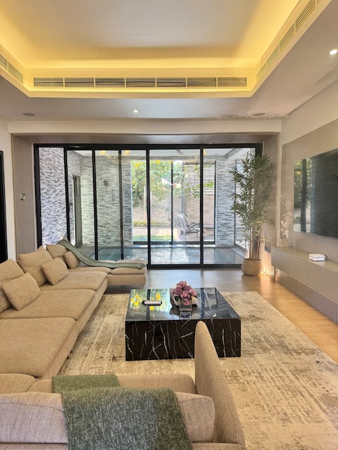 AB VILLA (Private pool +cinema)
