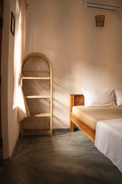 PomPon Arugambay room 2