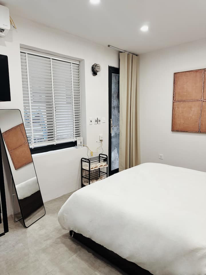 3br/ 2 Bath/ Balcony/ 5ms Lake/ Quiet/ Old Quater - Hanoi