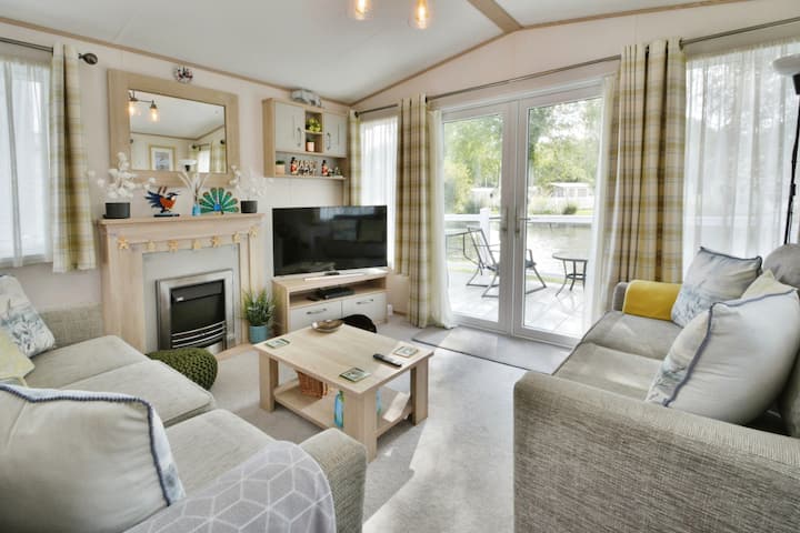 Hoburne Luxury Lodge On The Lake - South Cerney