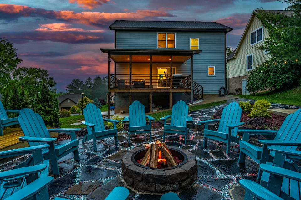 Ashe & Ember, an art-filled house near Asheville, Asheville, North Carolina, United States, photo 3 of 10