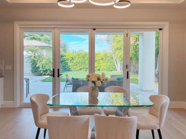 Huge 5BR Near Stanford & Tech HQ