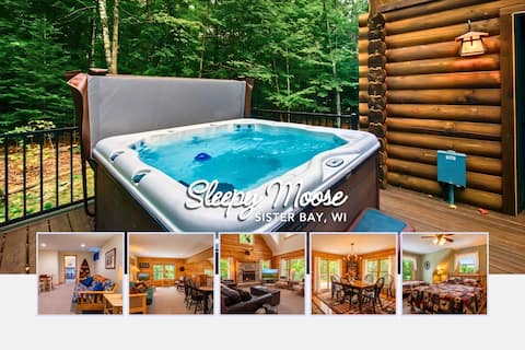 Cozy Cabin in Sister Bay • HotTub • FirePit • Dogs