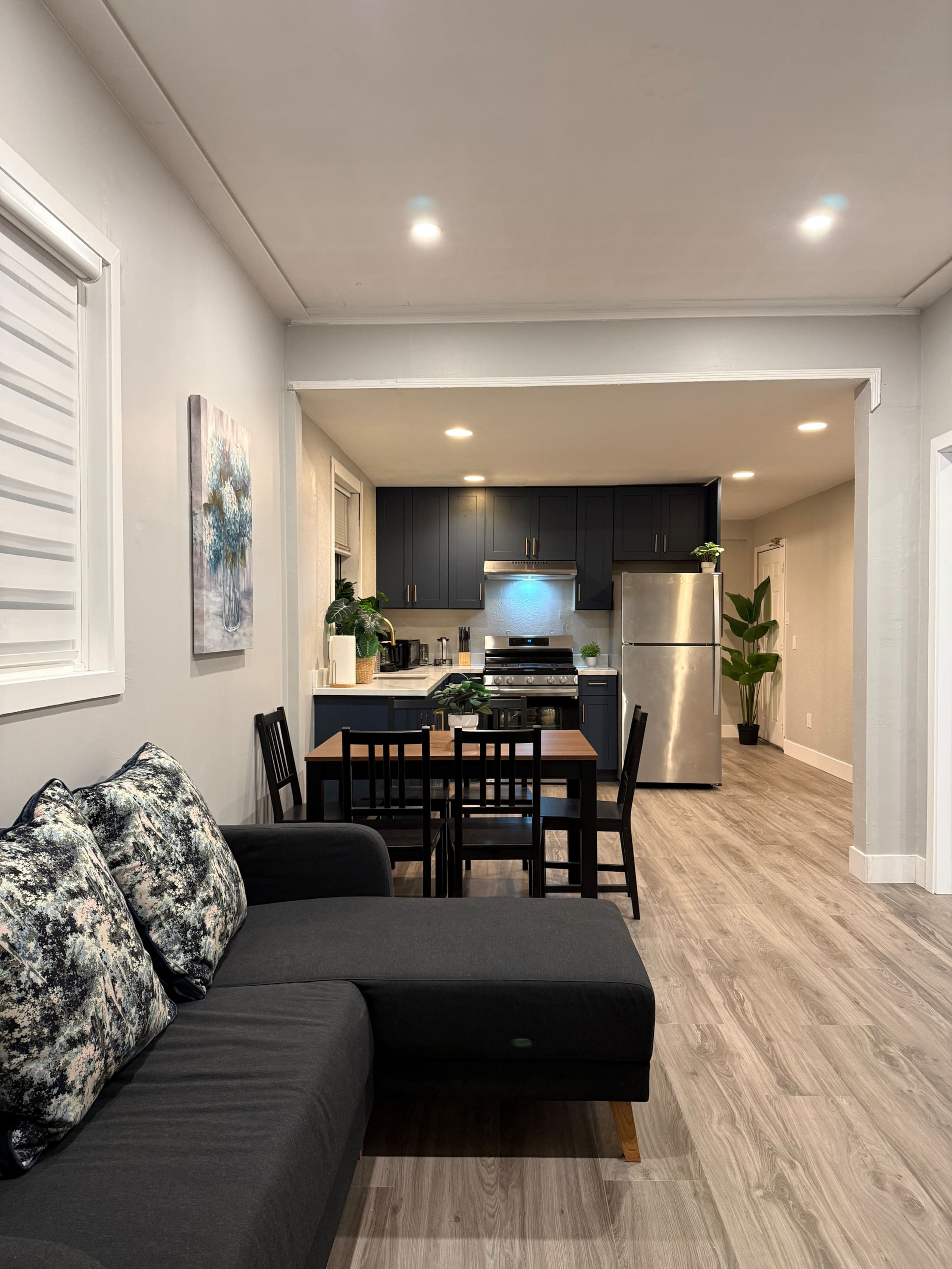 Home in San Francisco · ★4.59 · 3 bedrooms · 3 beds · 1 bath - Image 4