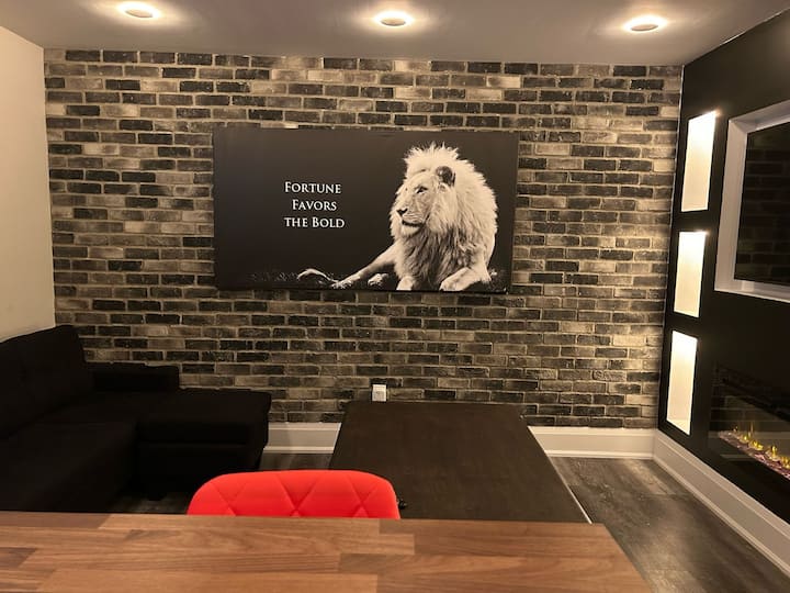 The Lion's Den Suite And Spa - Belmont, Canadà