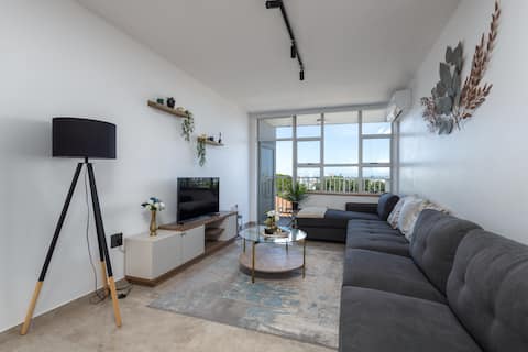 Family apartment* 2 bed 2 bath near Florida Rd
