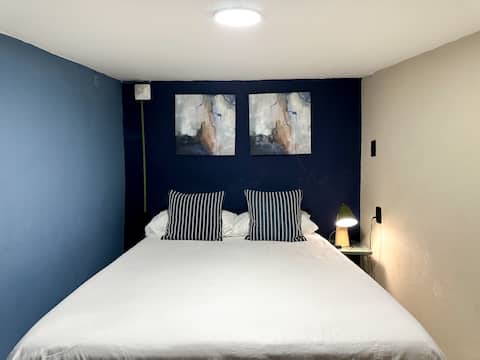 Duo of clean and cozy apartments 5 min from the plazas