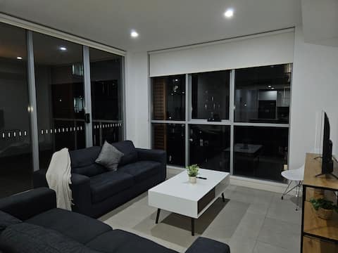 Mascot 2 beds 10 Close to station easy to anywhere