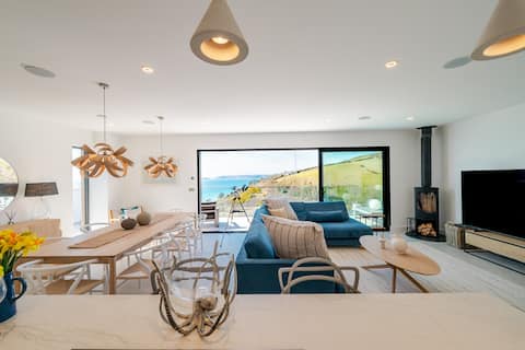 Stunning Coastal Escape, Hot tub, Pool & Spa