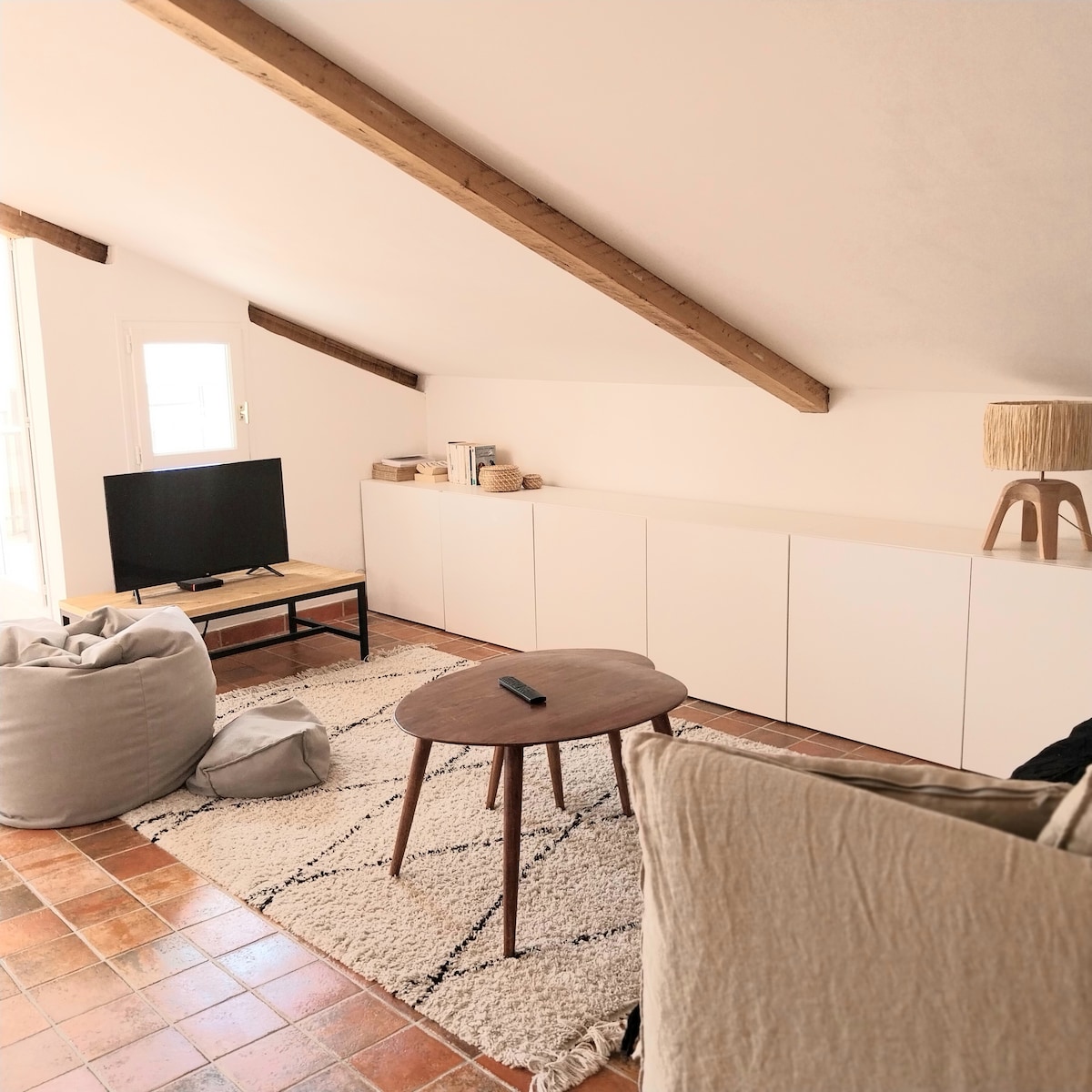 Annonce Airbnb populaire: Very nice 100 m2-roof view + landscape-heart center à Aix En Provence