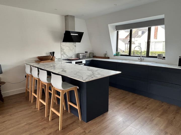 Beachside Studio In Havre Des Pas – Walk To Town! - Jersey