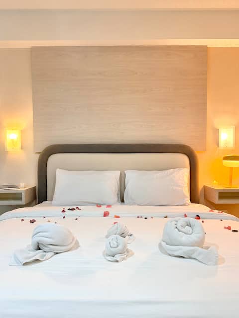Modern Condo Studio near All Shop | Pool, Gym