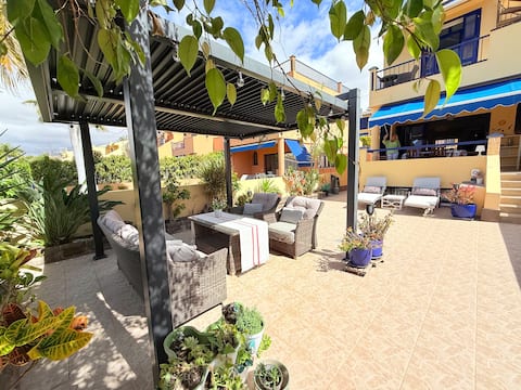 Cozy Corner Close to Beach, Golf and Shopping