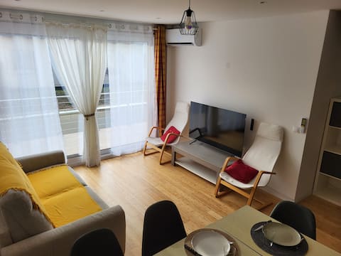 Airbnb performant: New family duplex RER D, air conditioning & balcony à Alfortville