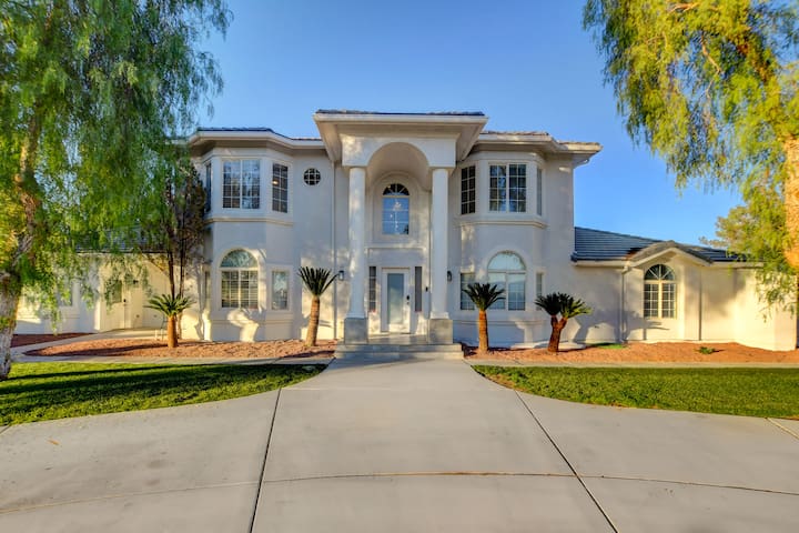 Backyard Paradise! gallery image 2