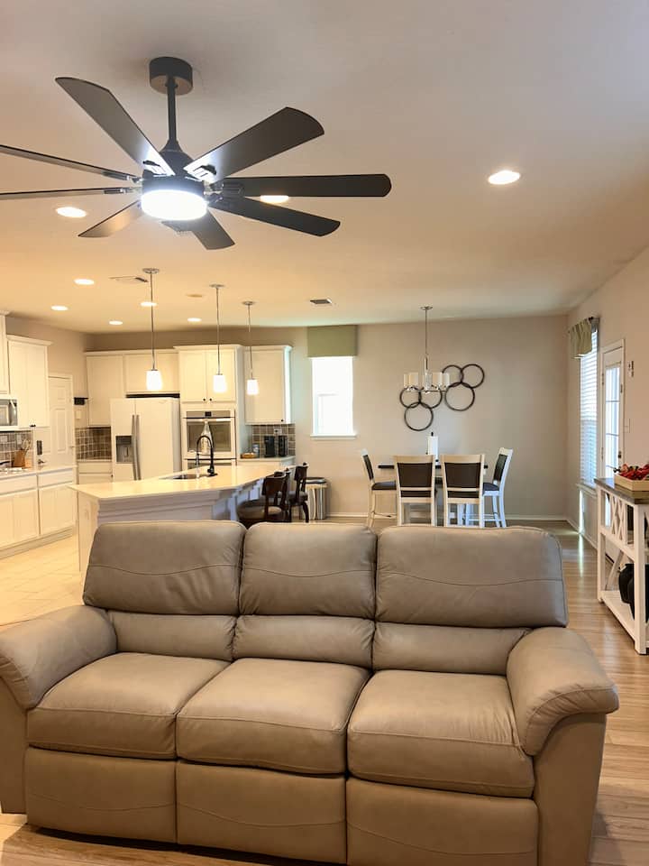 Home In Converse, Tx - Green Acres Golf and Games - San Antonio