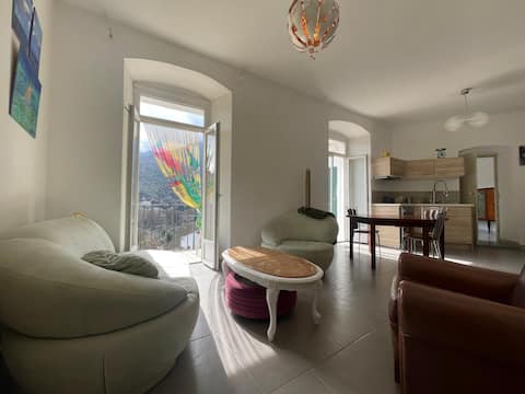 F3 bright old town center