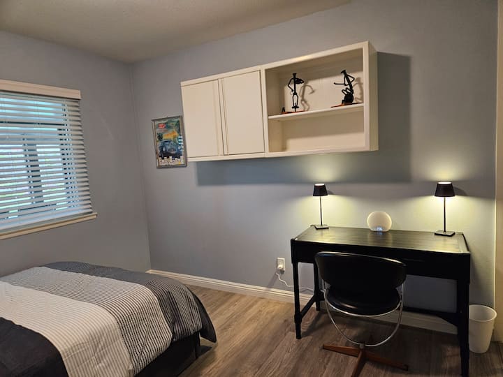 საძინებელი 1