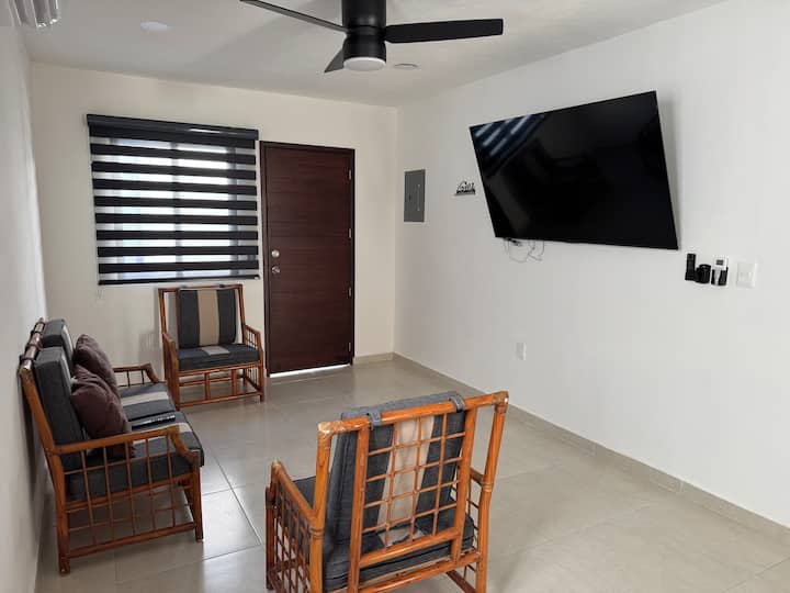 Casa Moderna Con Jacuzzi: Cerca De La Multiplaza. - Chetumal