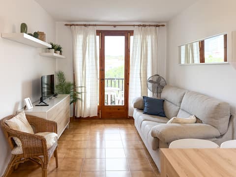 Attractive apartment with pool 250 meters from the sea