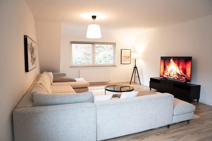 149m² Burgsuite | 4 Rooms| Xxl Terrace | A1 - Solingen