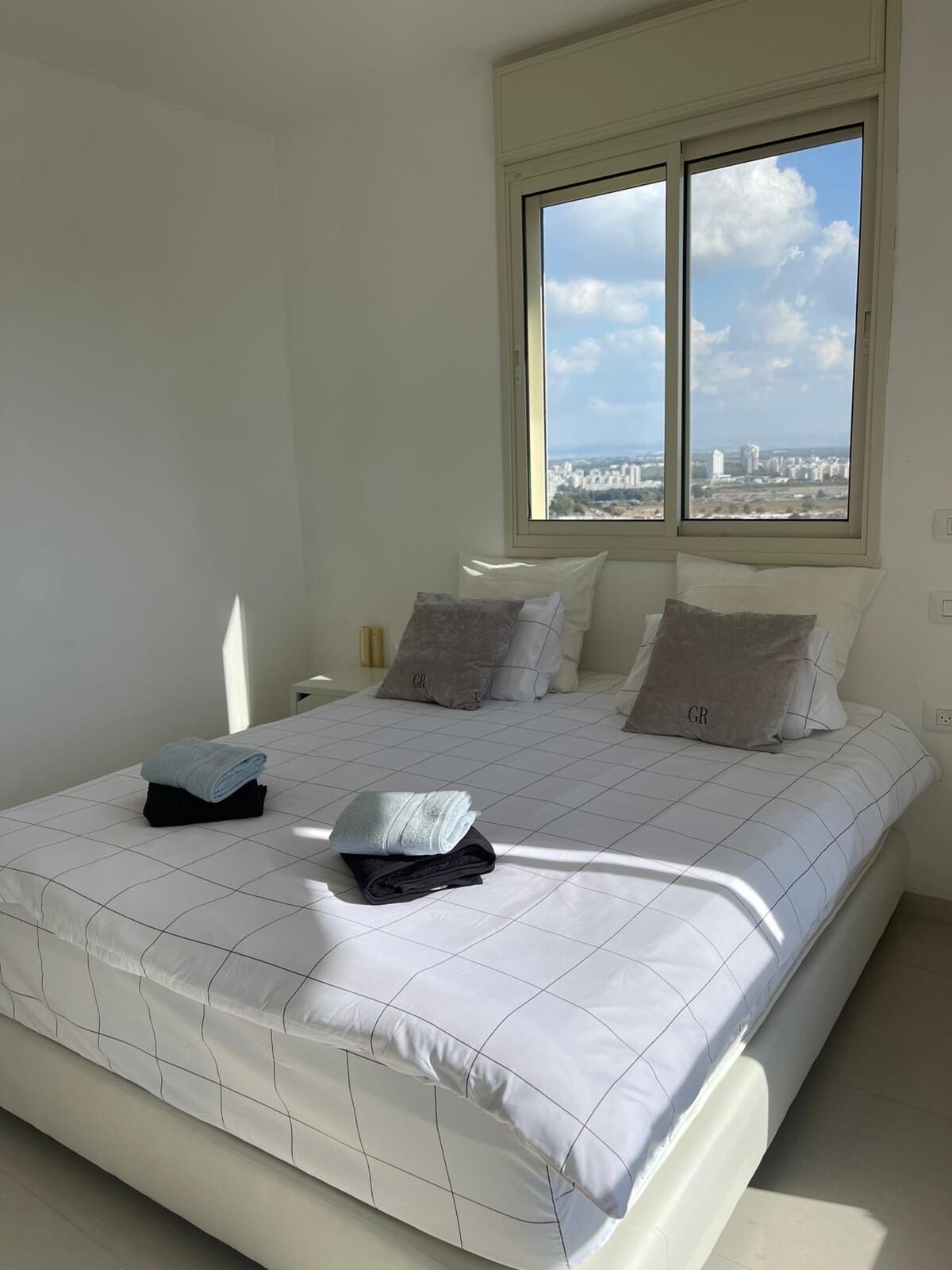 Udoban bračni krevet u roditeljskoj sobi 