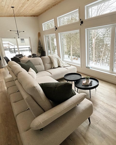 Successful Airbnb property: The Beech Lakehouse in Algonquin Highlands