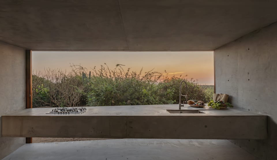 Casa Nopales, a concrete house in a turtle sanctuary, Santa María Tonameca, Oaxaca, Mexico, photo 8 of 10