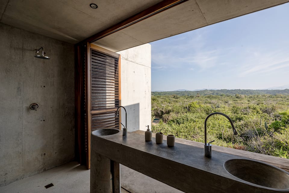 Casa Nopales, a concrete house in a turtle sanctuary, Santa María Tonameca, Oaxaca, Mexico, photo 2 of 10