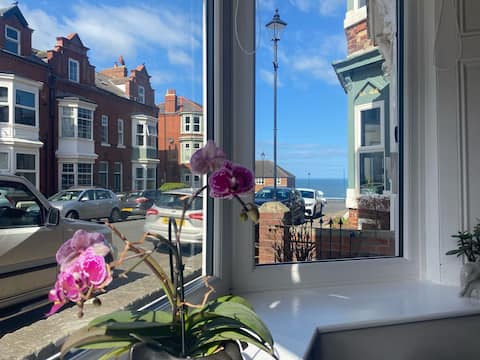Top performing Airbnb: Salty Escape in Saltburn, Marske And New Marske