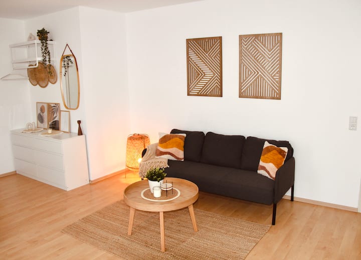 Dem. Apartment Mit Balkon - Bad Schönborn
