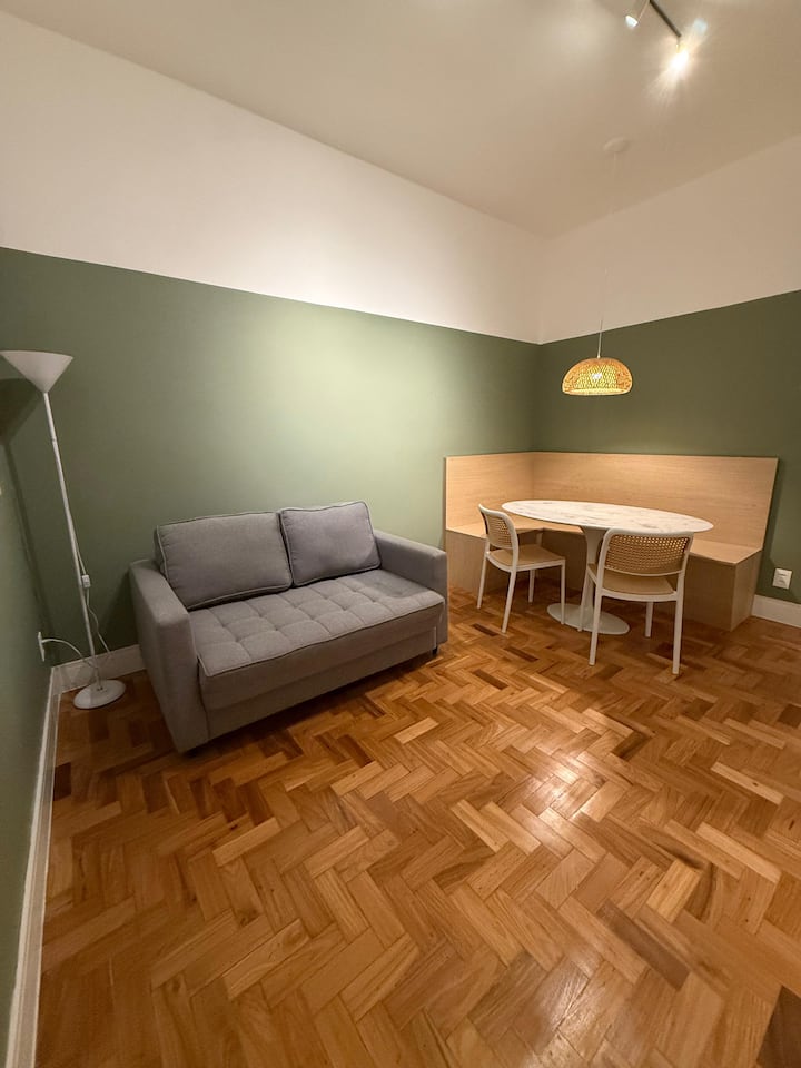 Apartamento A 200 Metros Da Praia De Copacabana - Copacabana