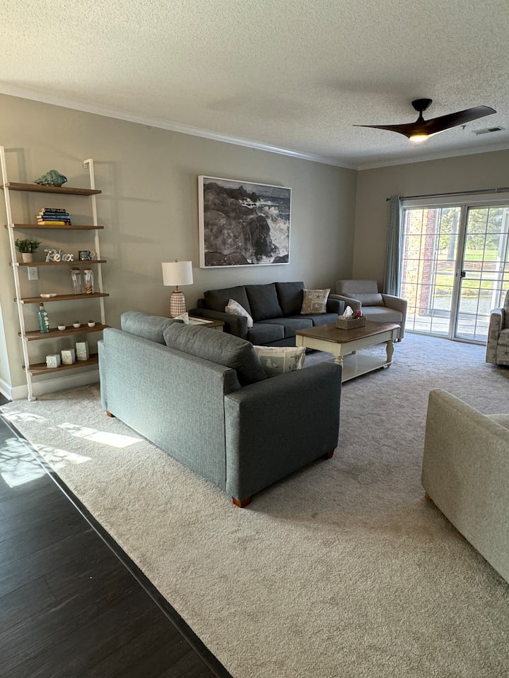 Spacious 3 Bedroom Condo - Myrtle Beach, SC