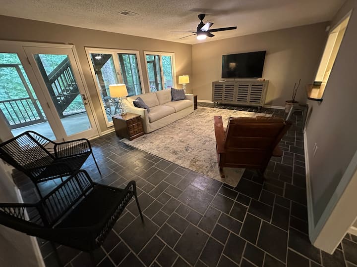 Lake Tuscaloosa Retreat - Tuscaloosa