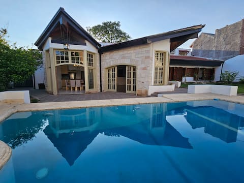 Spacious high-end house with bright spaces.