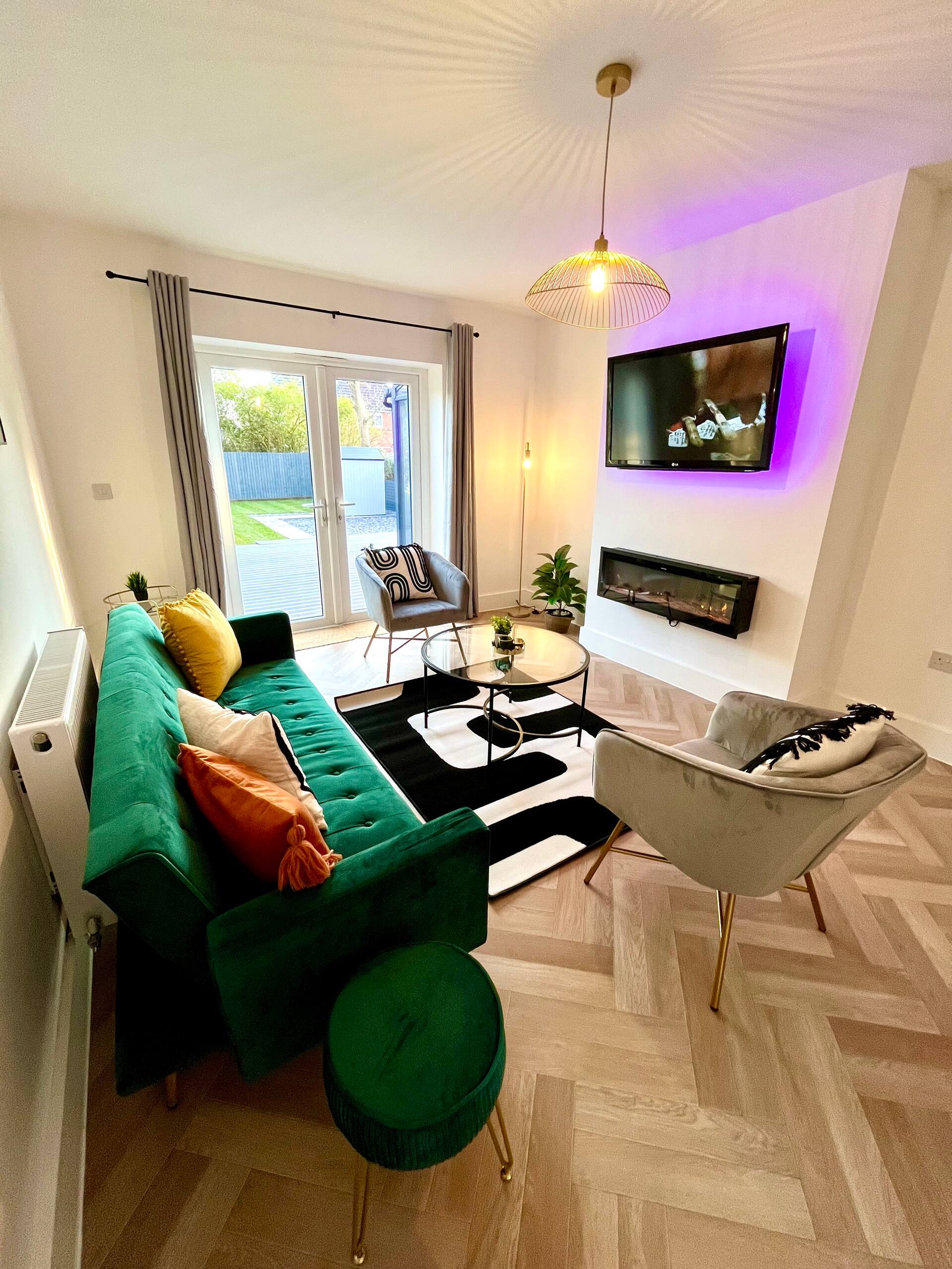 Luxury home near Alton Towers | Garden & Parking